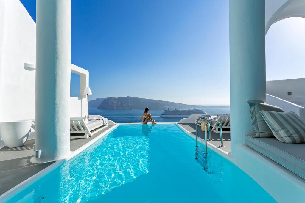 boutique hotels in Santorini Island