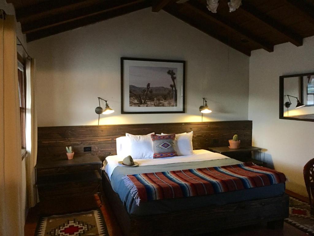 boutique hotels in Pioneertown