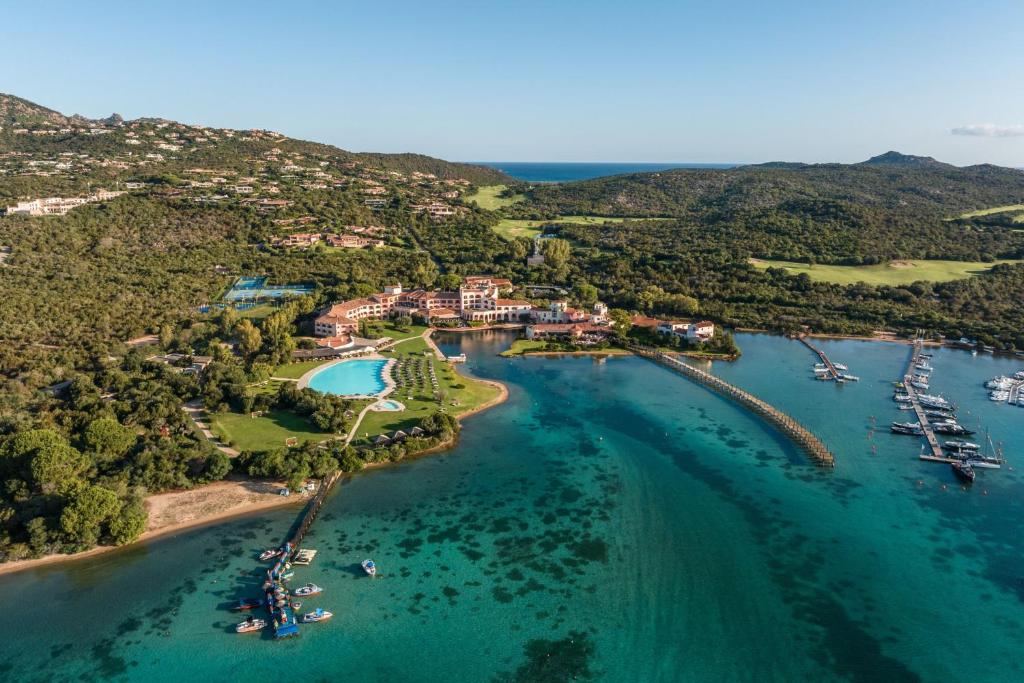 boutique hotels in Baja Sardinia