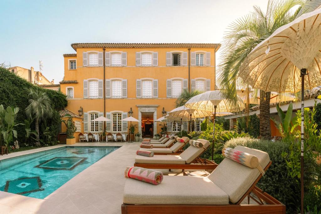 boutique hotels in Saint Tropez Bay