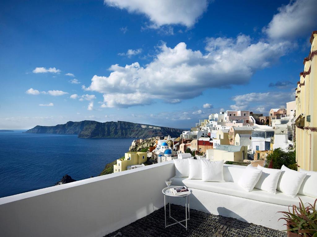 boutique hotels in Santorini Island