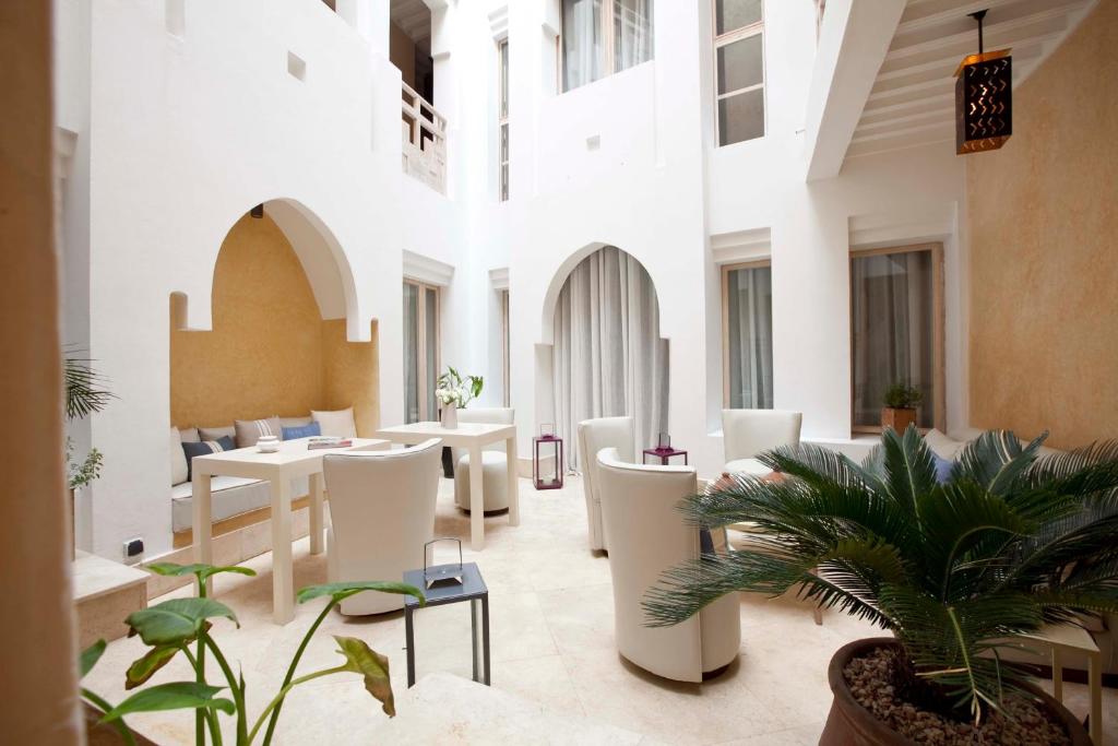 boutique hotels in Ghazoua