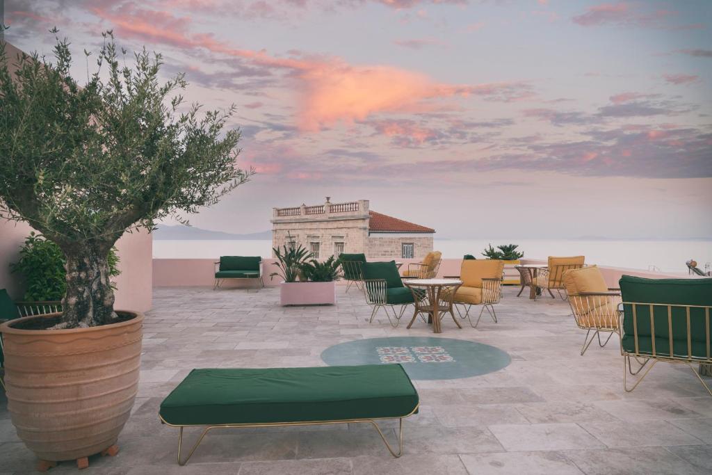 boutique hotels in Siros