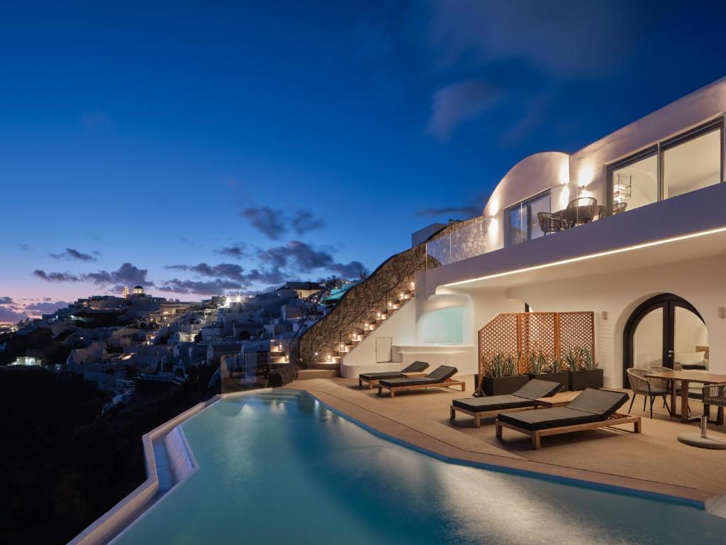 boutique hotels in Oia