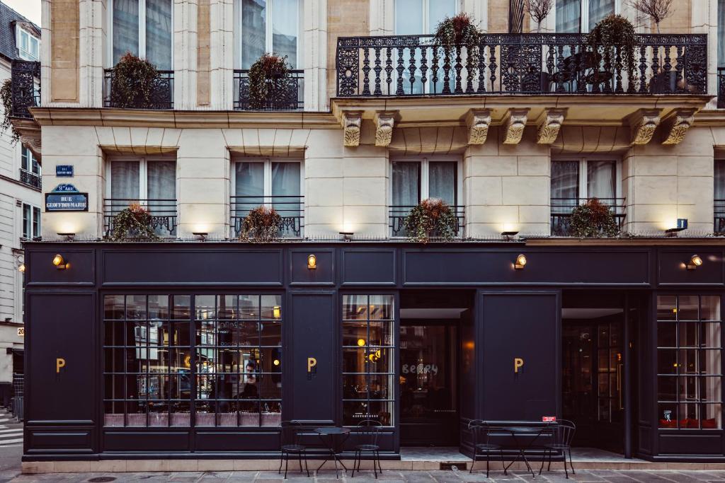 boutique hotels in Clichy