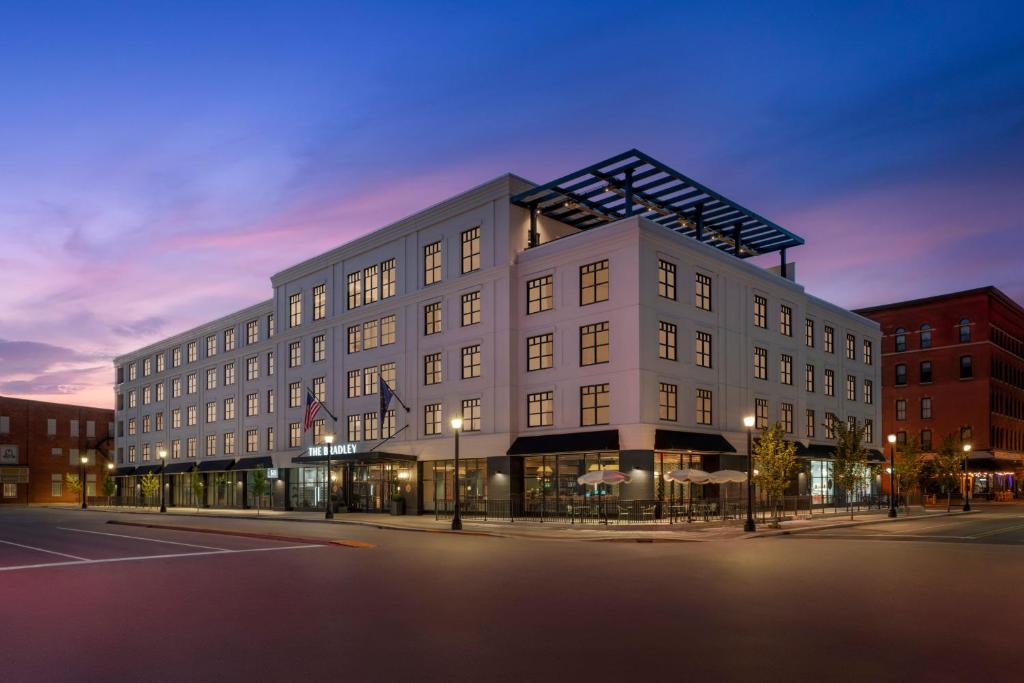 boutique hotels in Fort Wayne