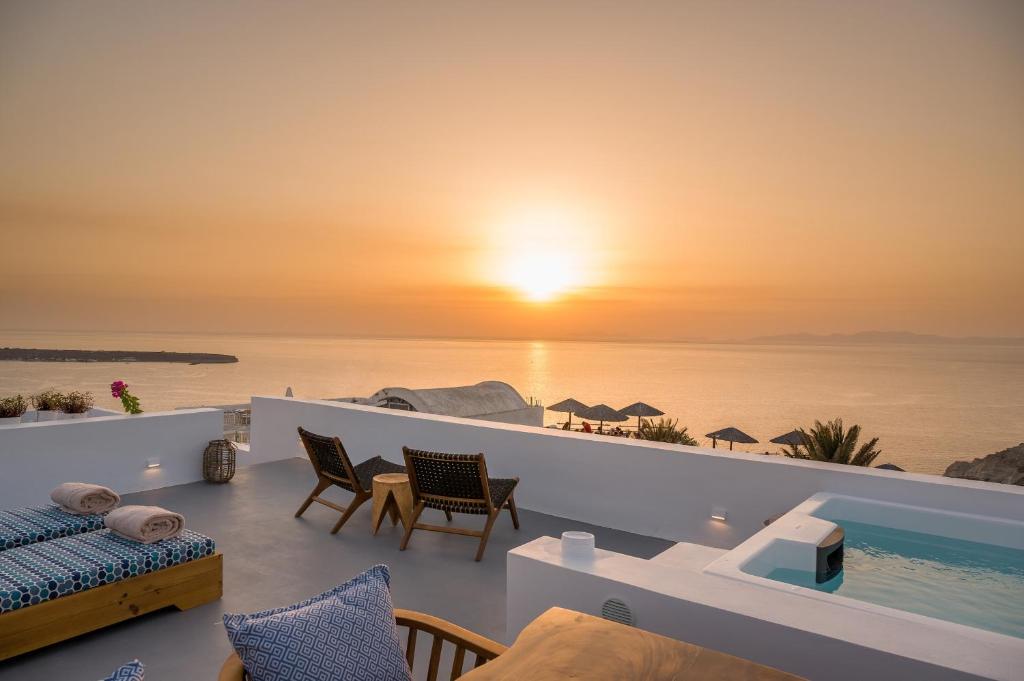 boutique hotels in Oia