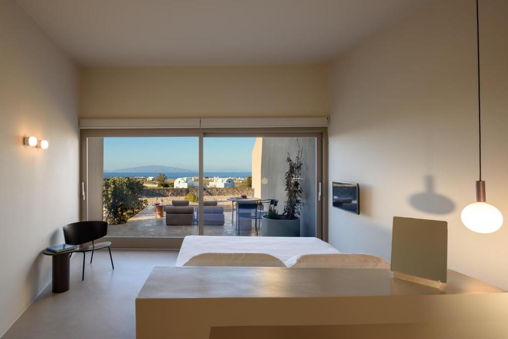 boutique hotels in Oia