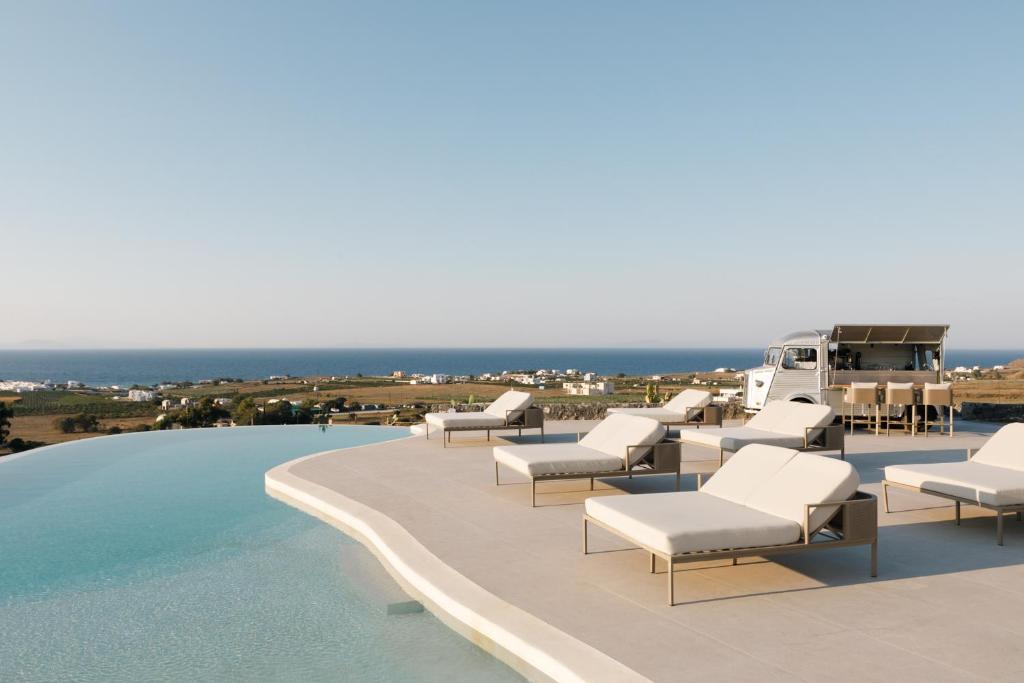 boutique hotels in Oia